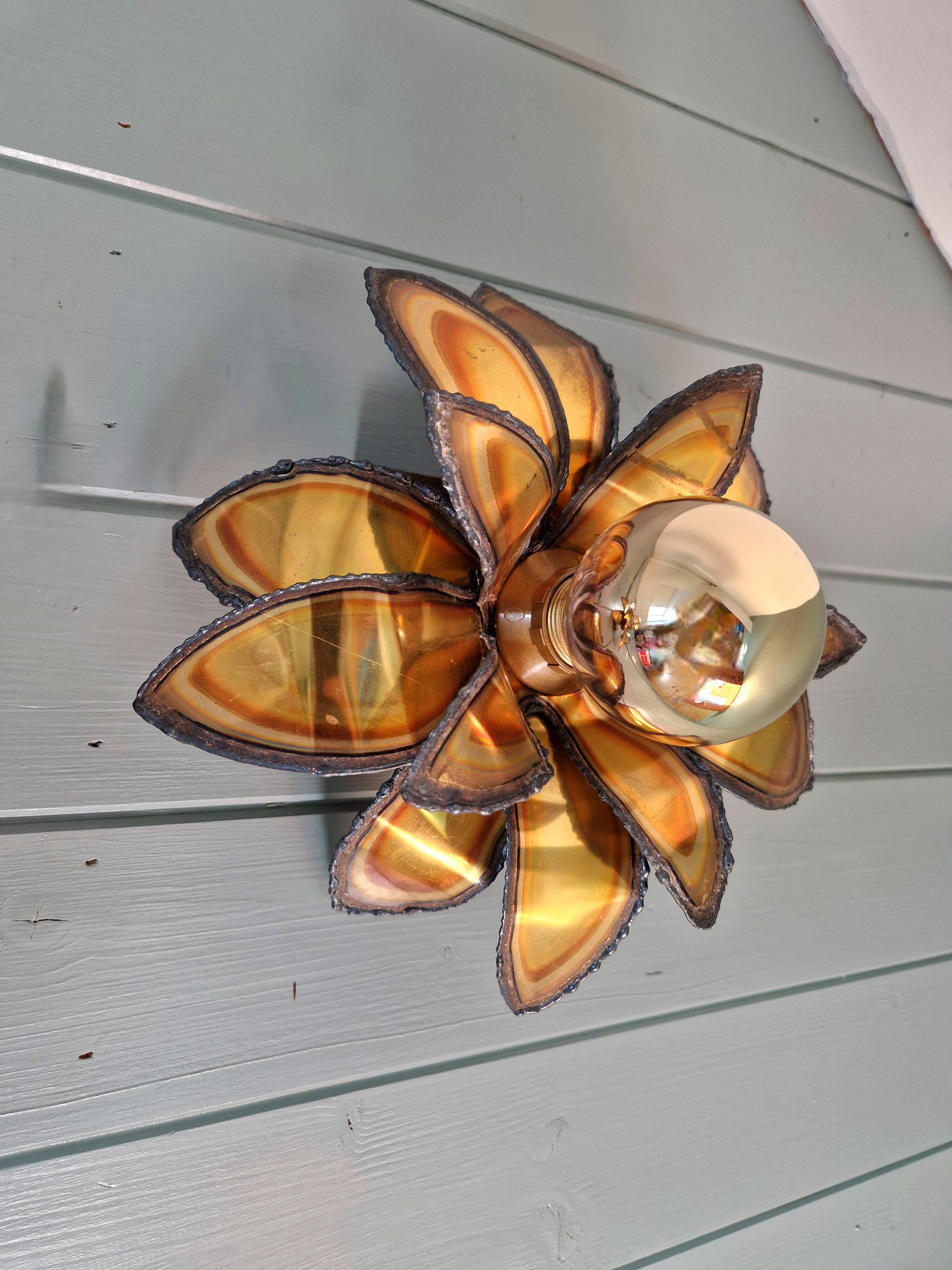 Pair of floral wall sconces in brass, Maison Jansen, 1970