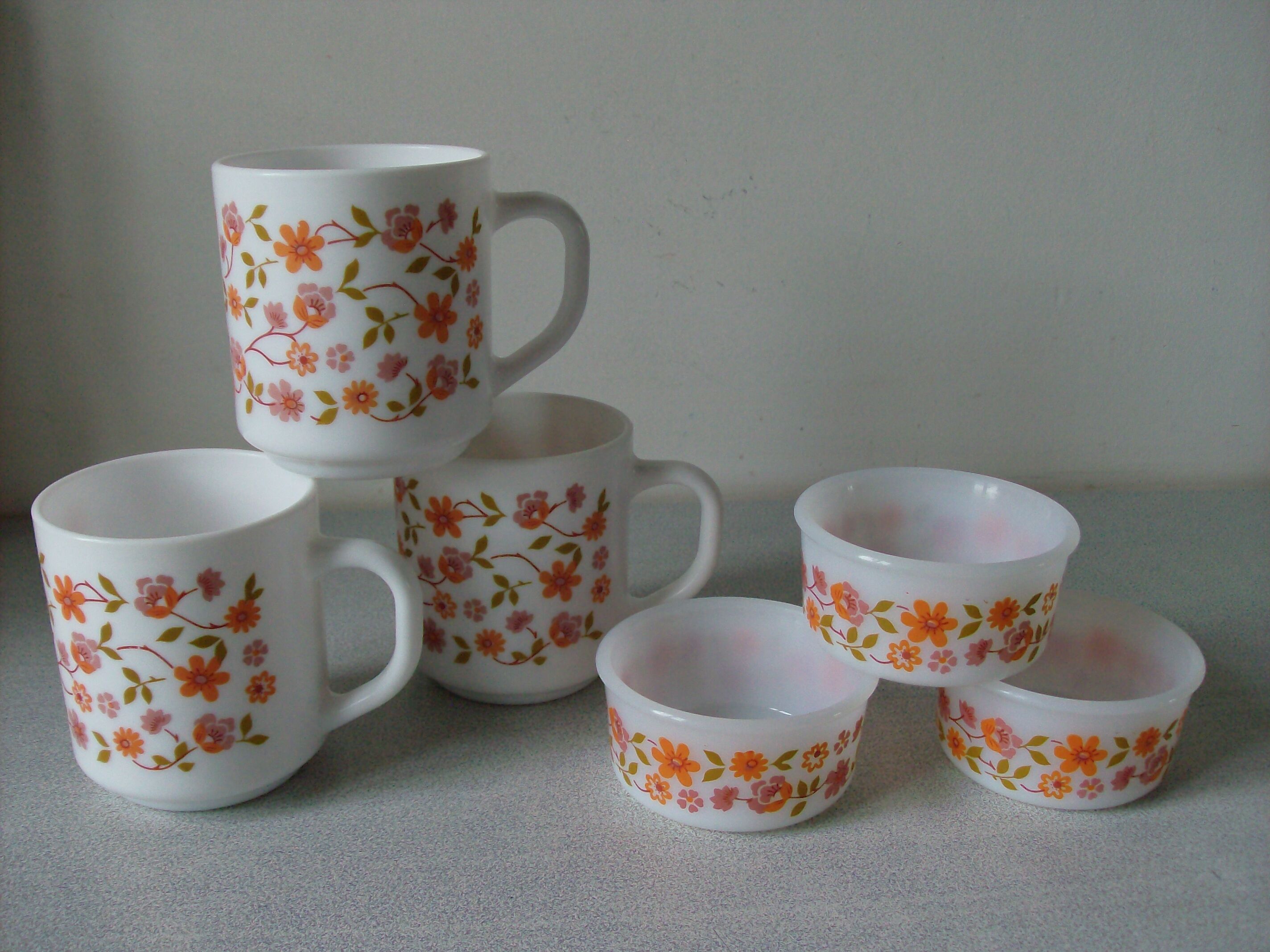Set of 3 mugs and 3 ramekins Arcopal floral floral decoration from 1970/80