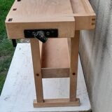 Wooden mesnuisier workbench