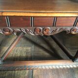 Walnut Renaissance-style caquety chair