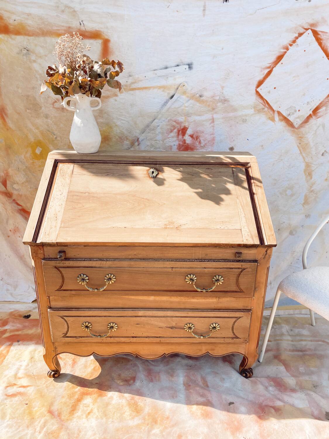 Secrétaire classique vintage bois décapé