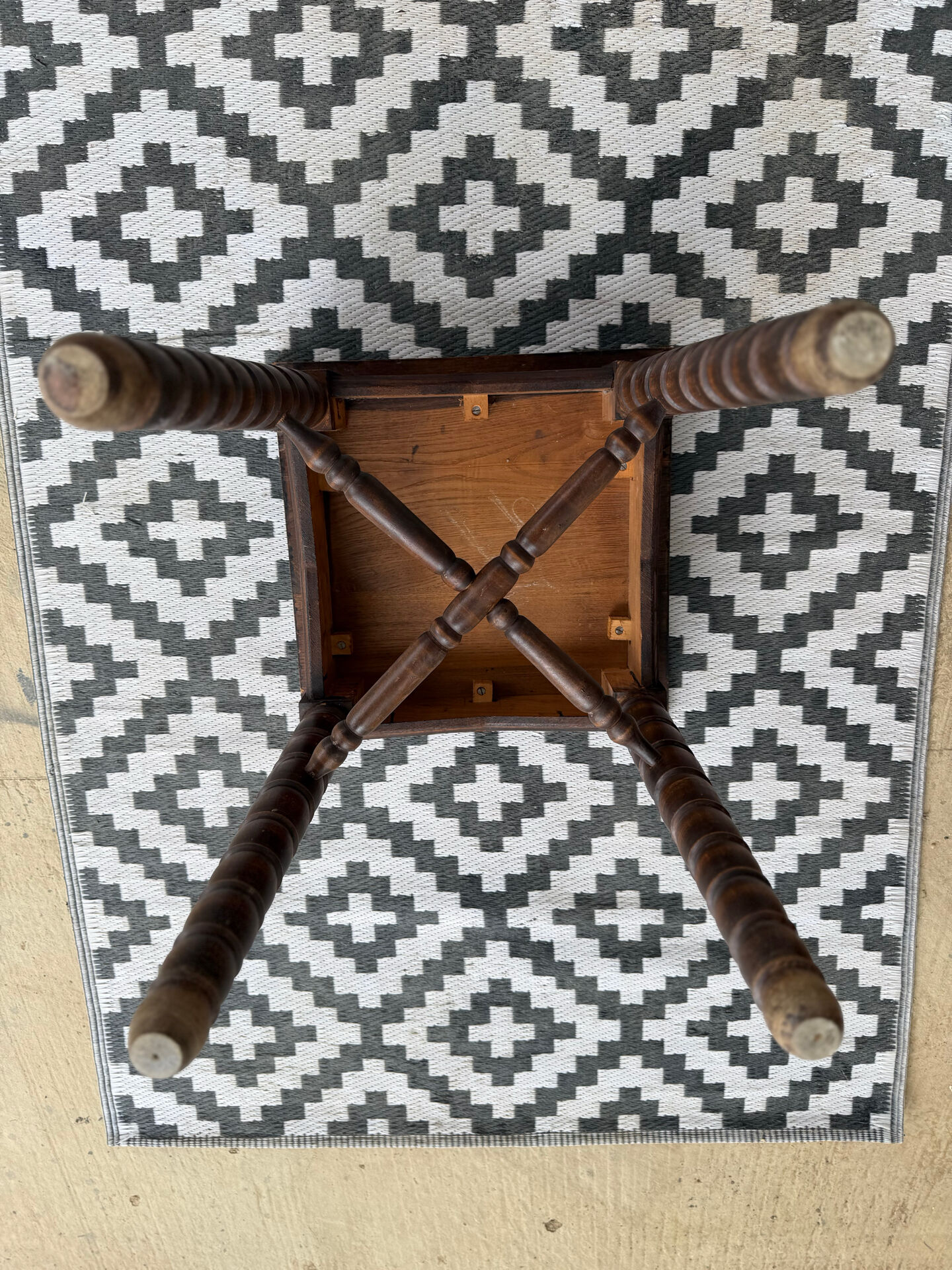 Small antique side table - turned legs - Louis XII inspiration