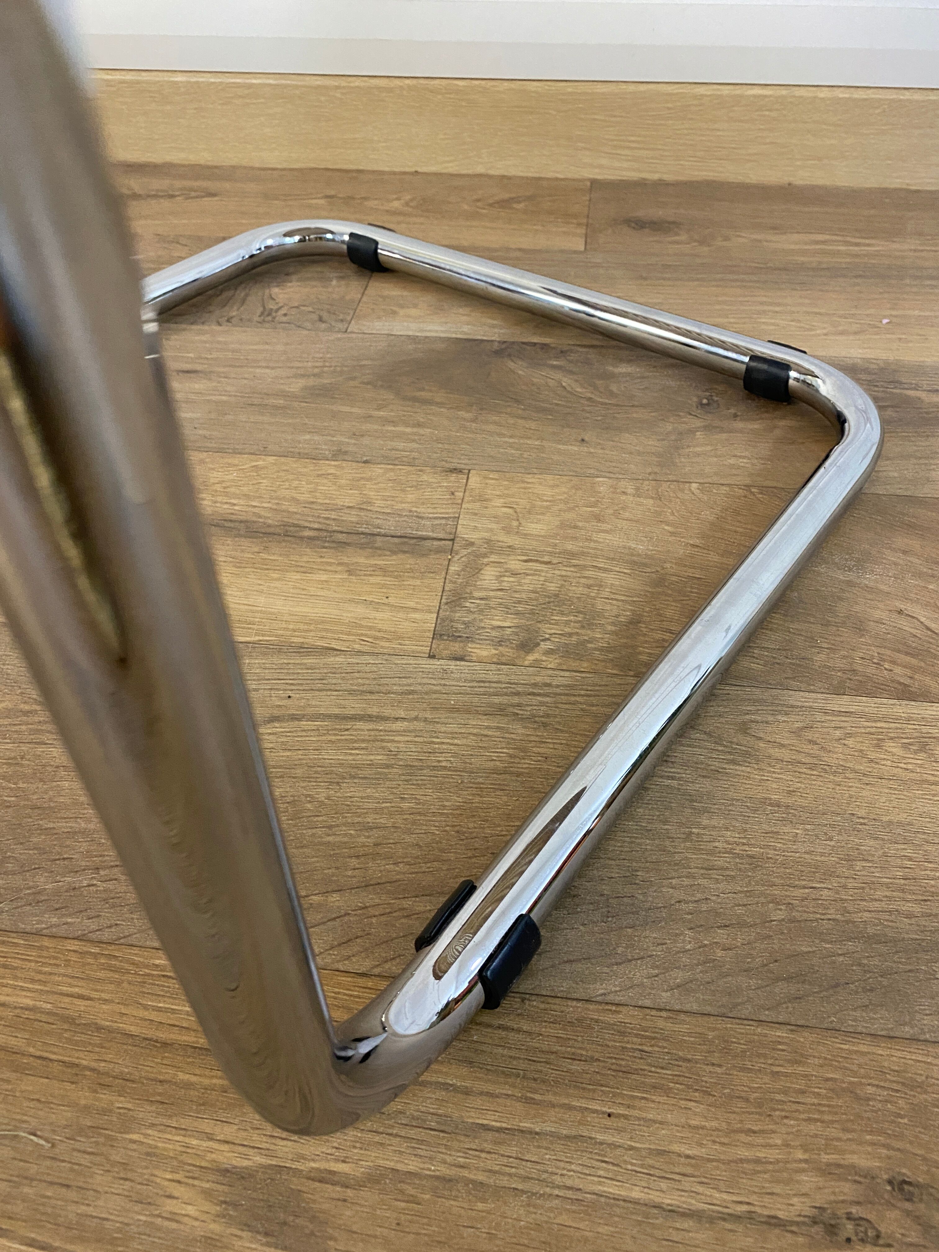 2 B32 chairs by Marcel Breuer