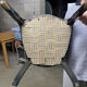 Paire de chaises cabriolet restaurées – Bois noir, détails dorés & tis