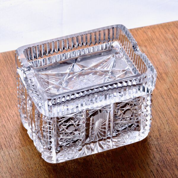 Ancienne boîte tabatière en cristal du XIXe