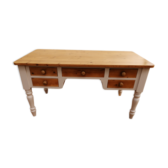 Minister's desk