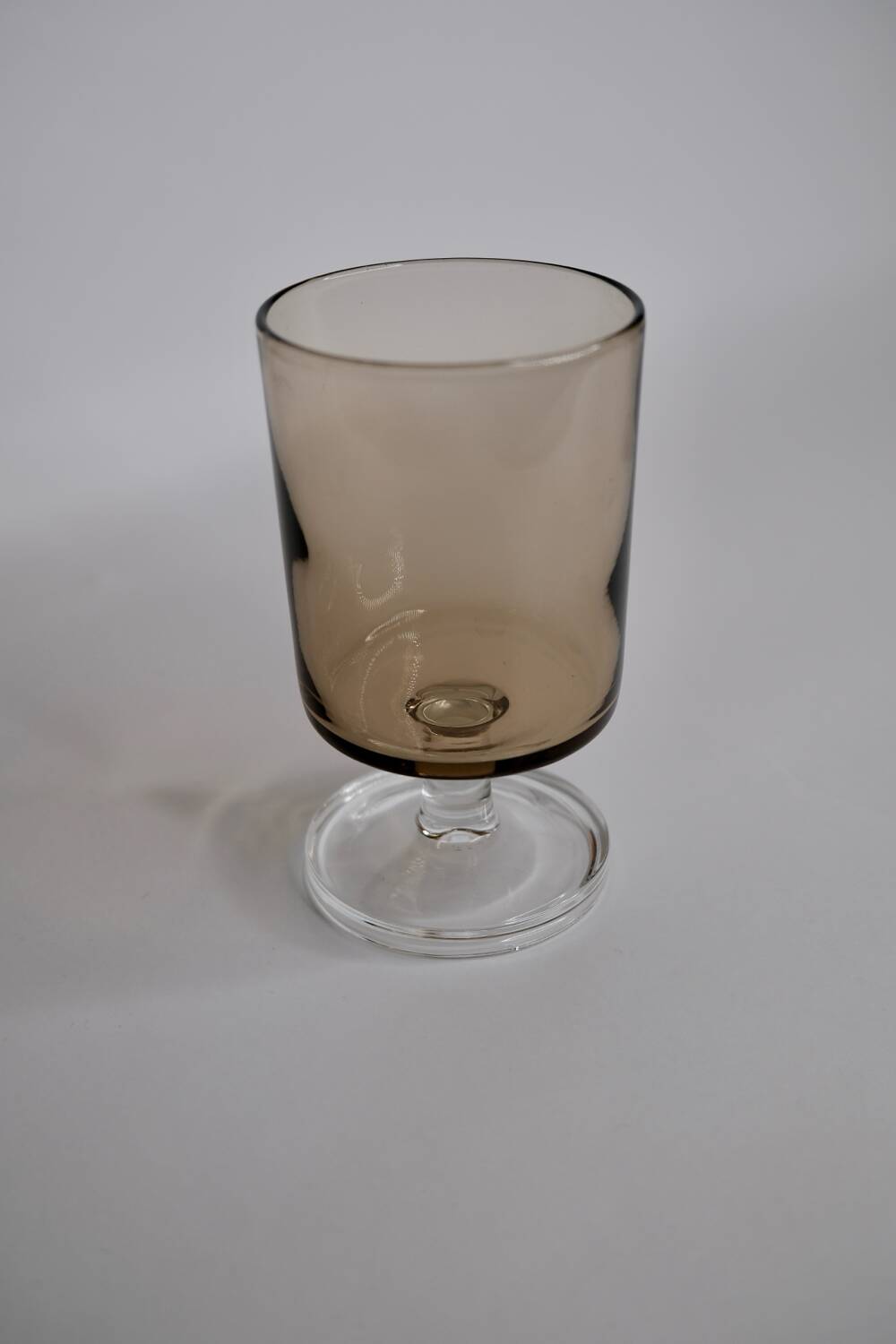 Set of 8 vintage Luminarc smoked stemmed glasses – 70s