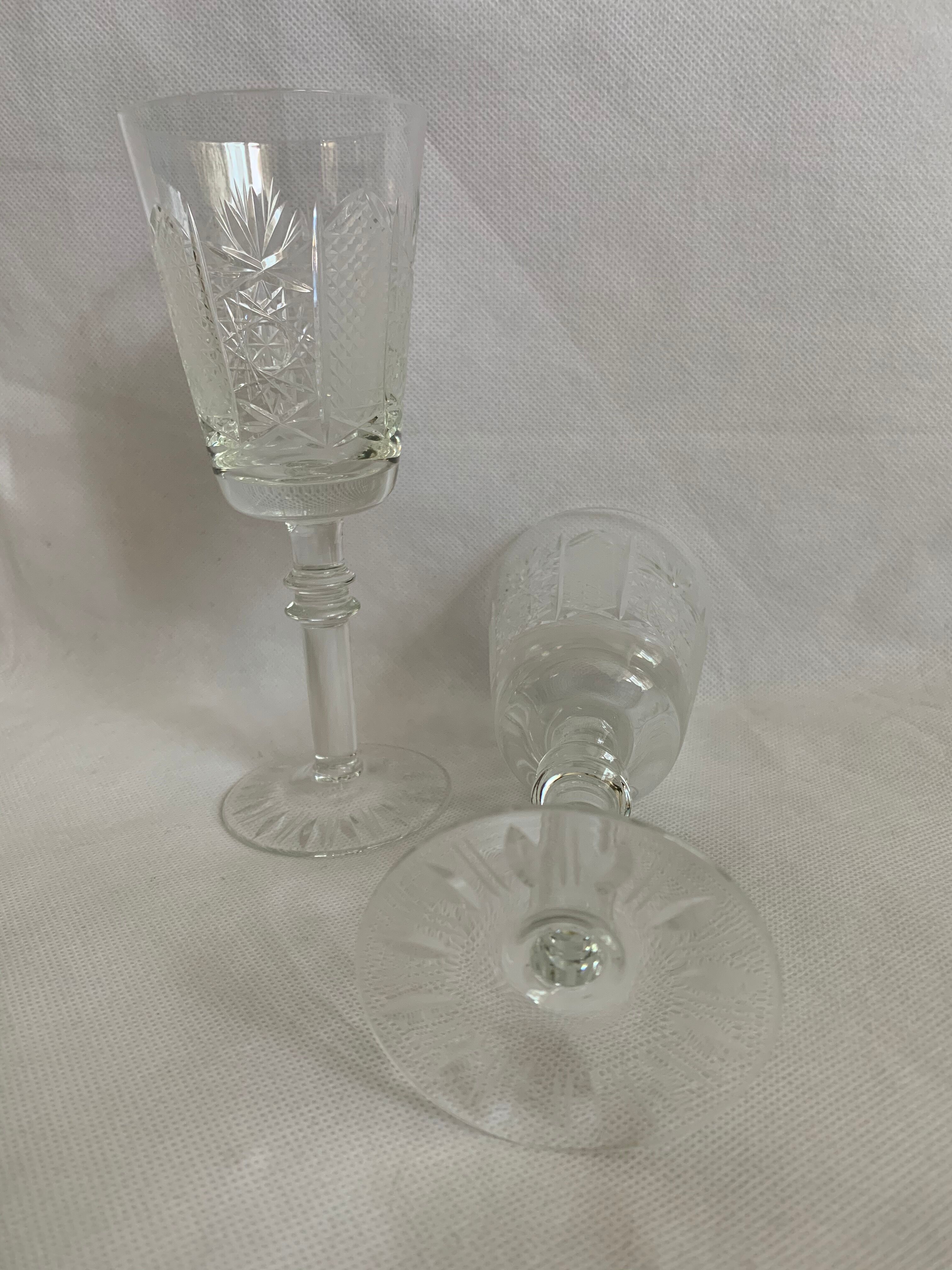 3 Verres en cristal sur pied pour vin blanc