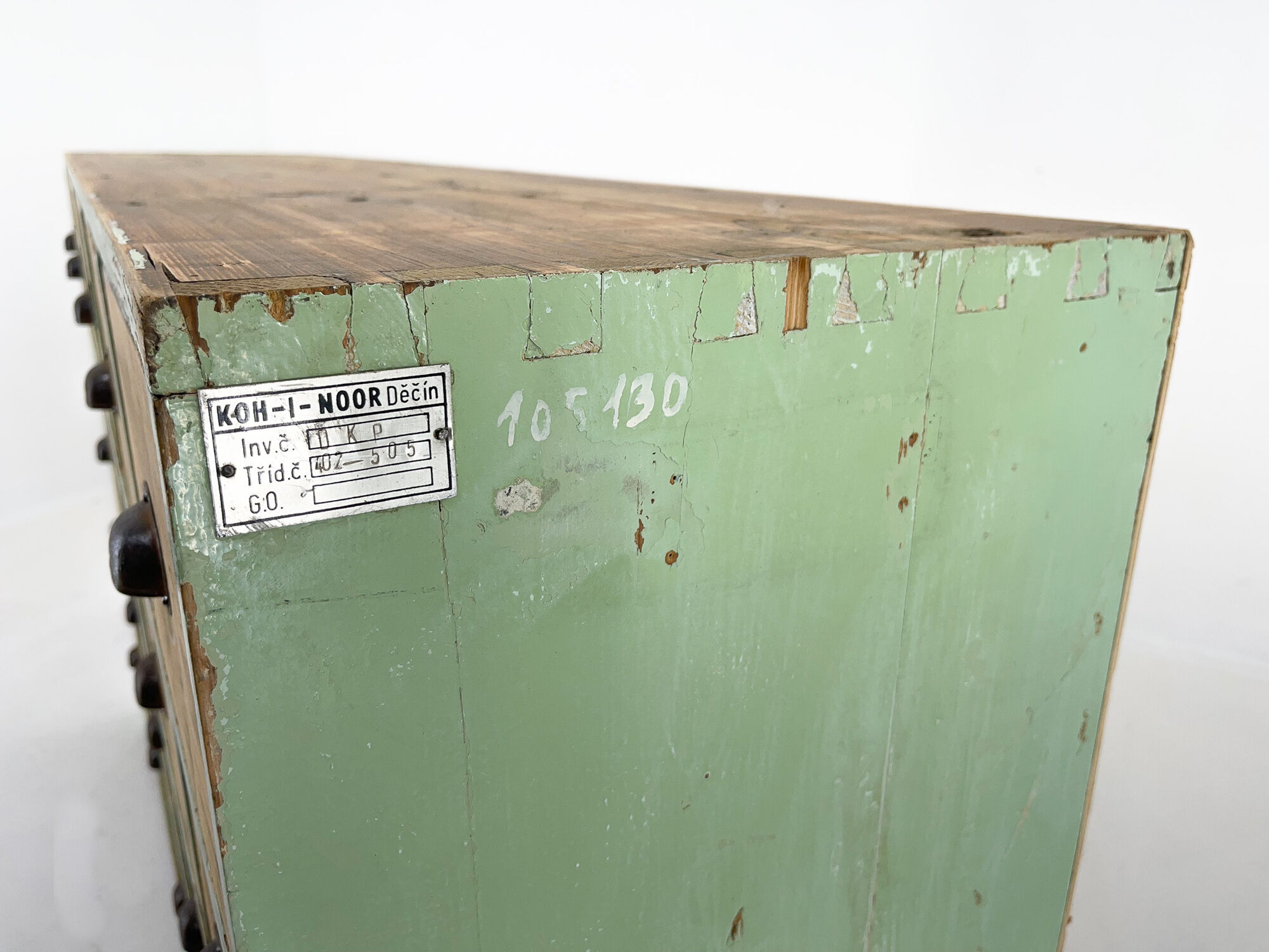 Vintage industrial wooden cabinet with original handels, 1930's