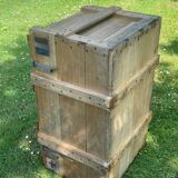 Trunk, natural wood box, very healthy