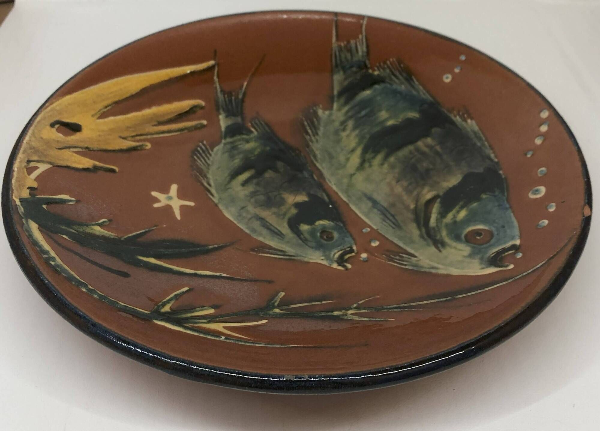Lluís Puigdemont artisanal dish in enameled ceramic with fish decor