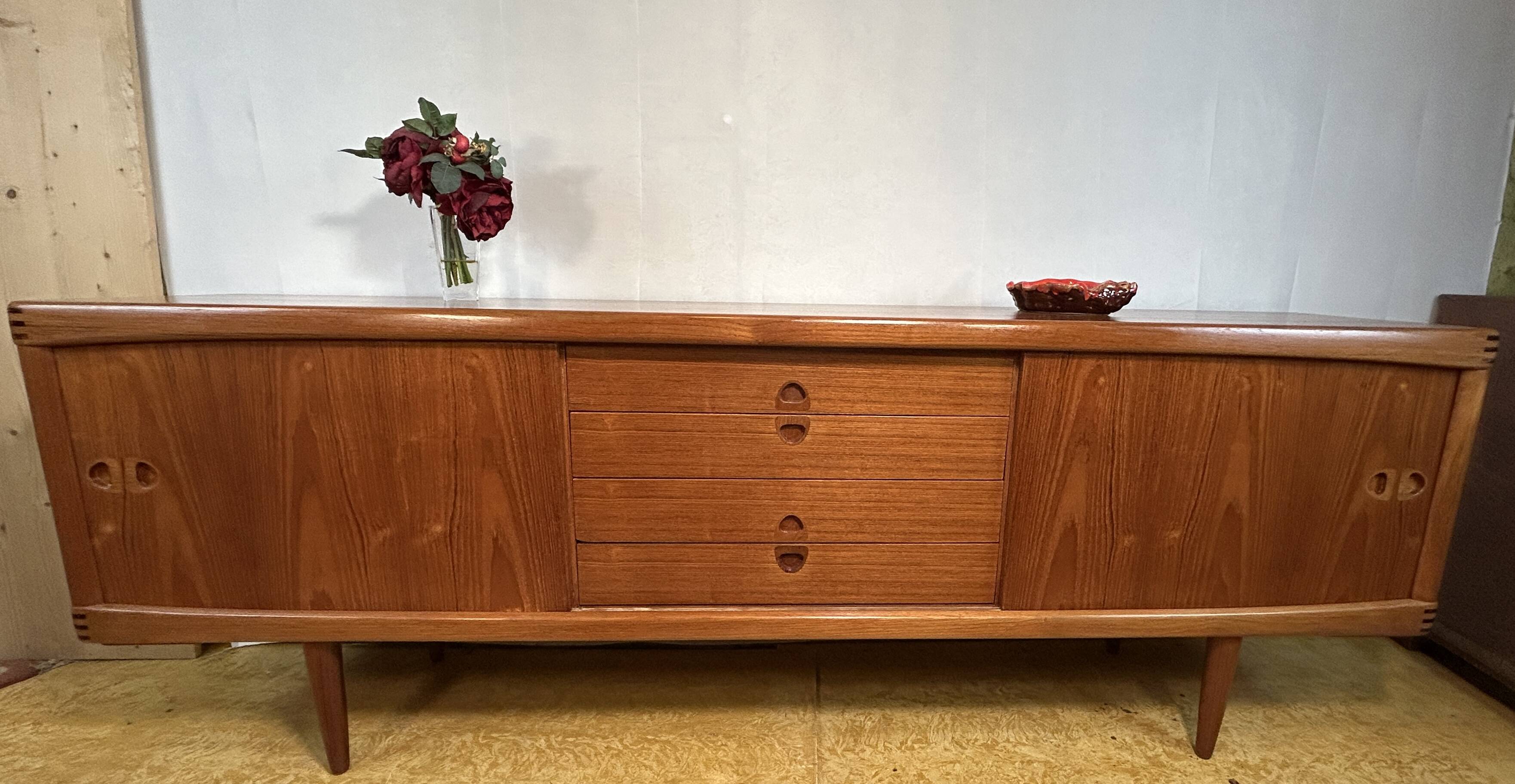 Danish Mid-Century Retro Vintage Teak Sideboard by Bramin – Design