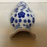 Bouquetière vase of blue flowers