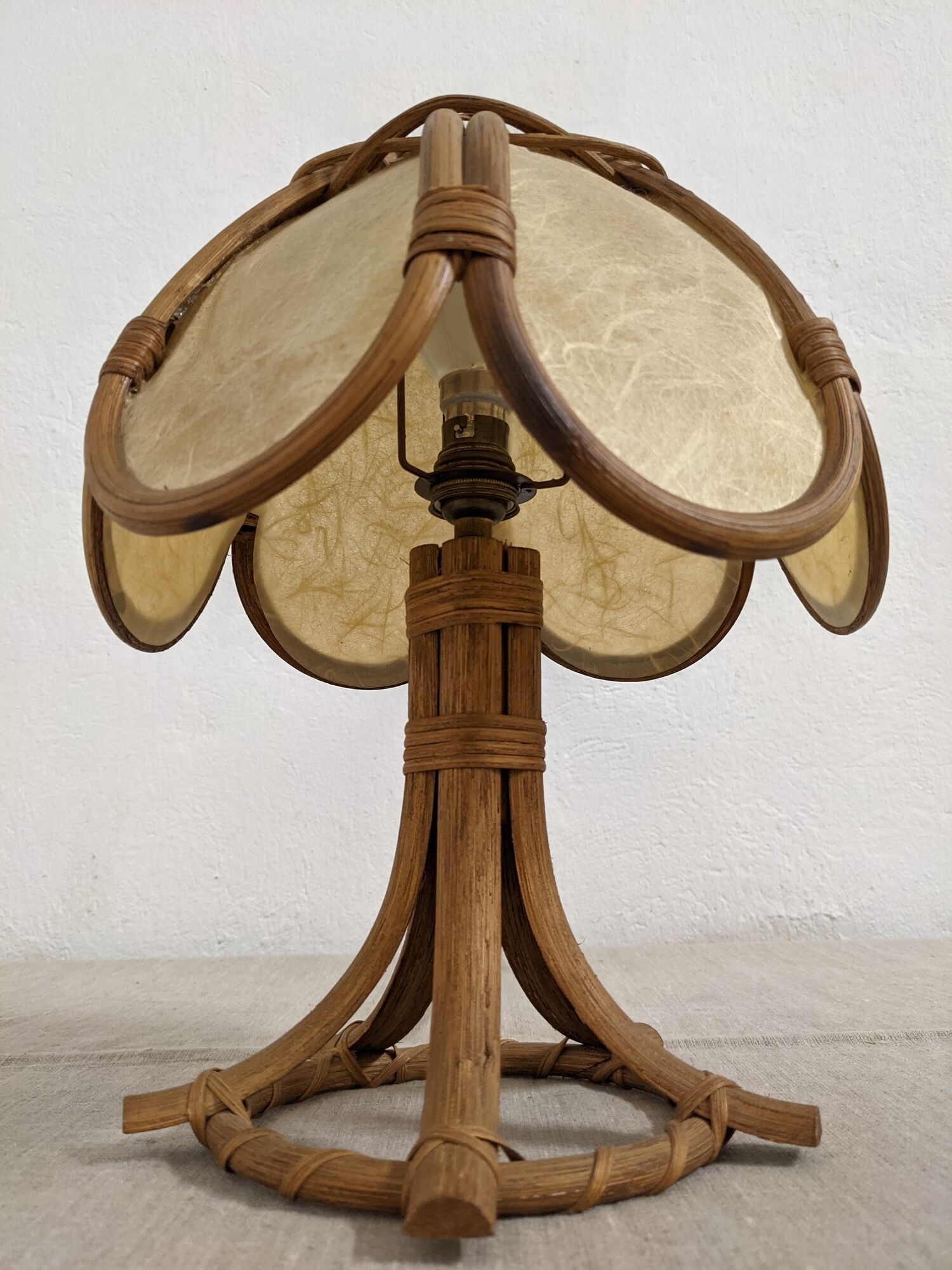 Lotus flower bedside lamp in skin and rattan from the 60s/70s