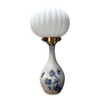 Lampe à poser en céramique fleurs globe plissé