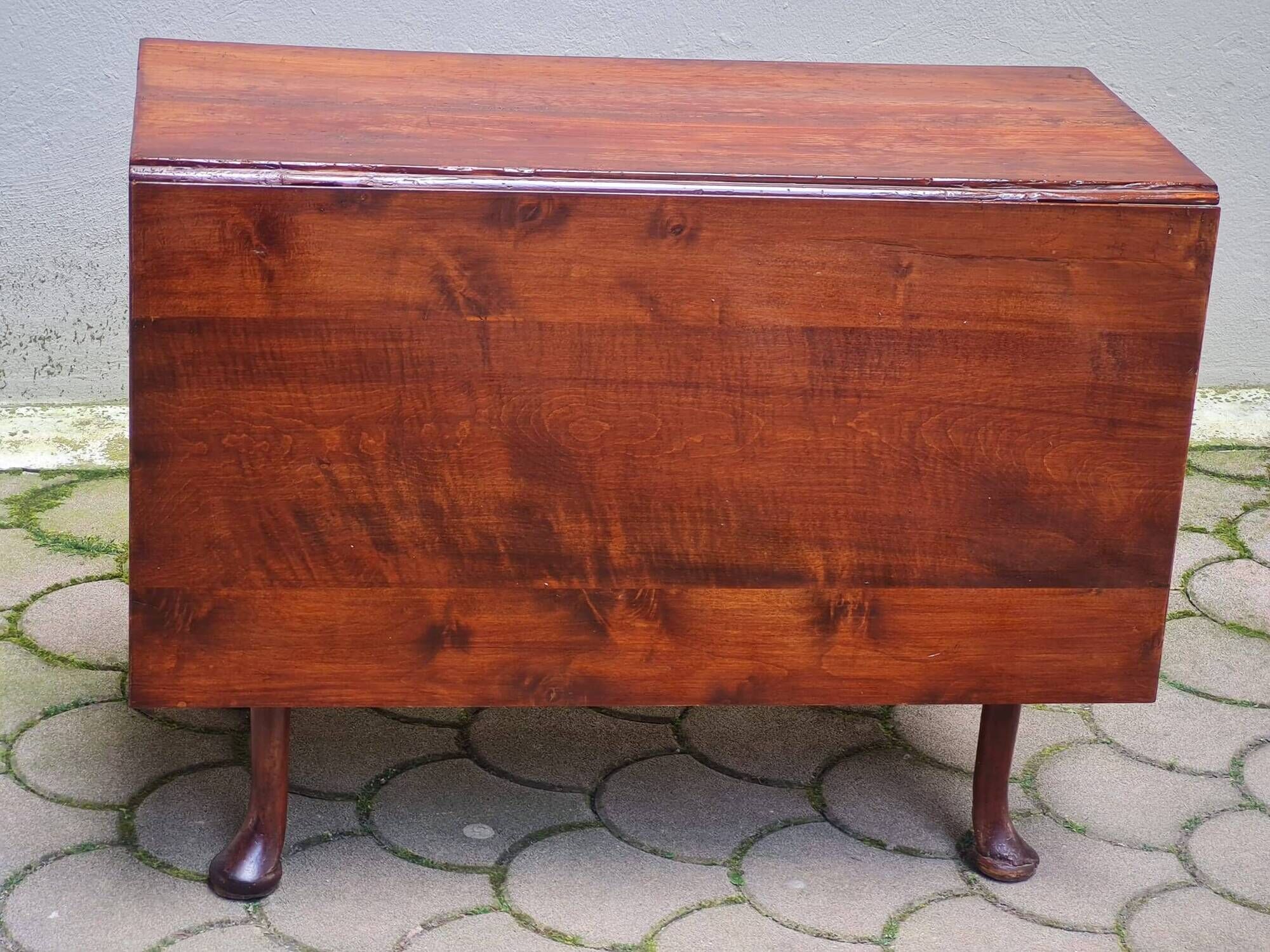 Mahogany drop-leaf table