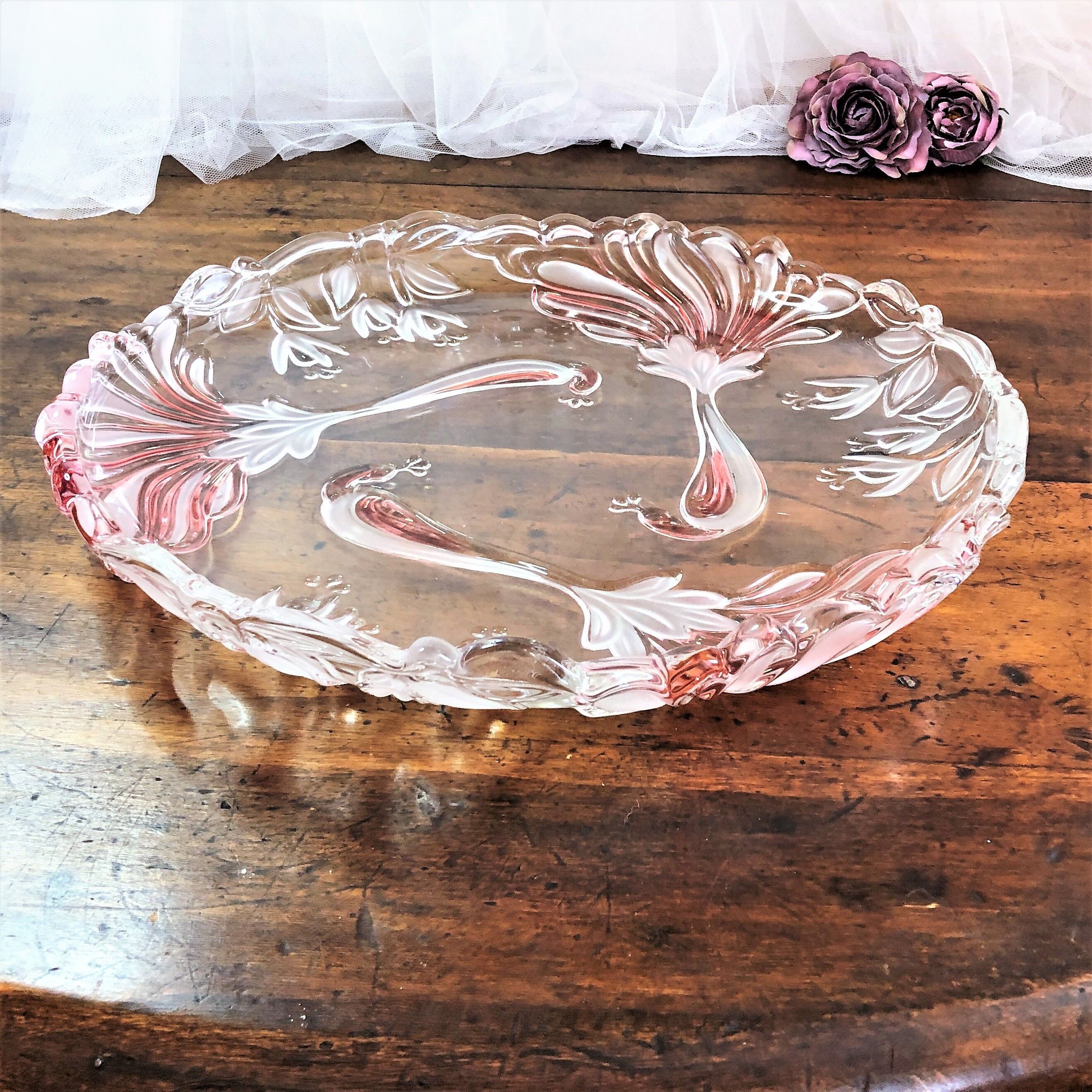 Cake dish serving pie peacock décor