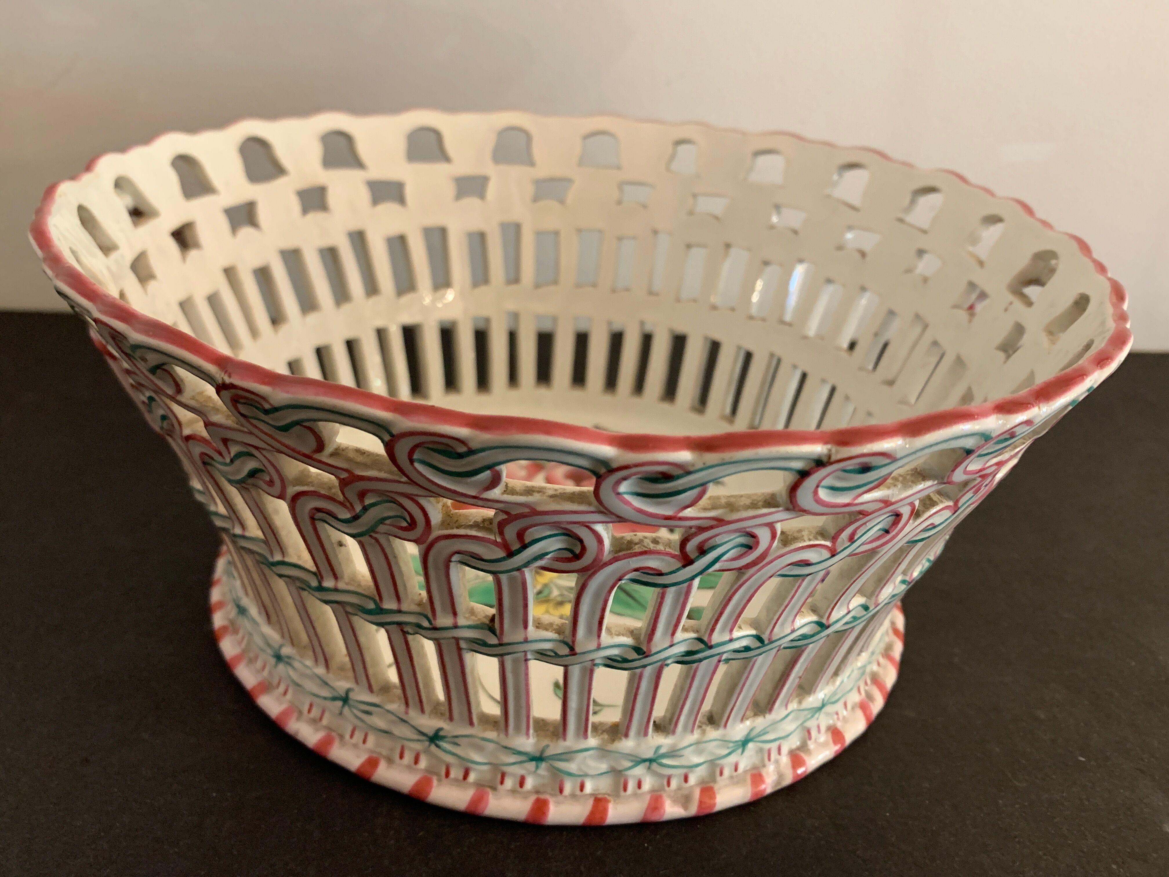 Fruit basket in fine polychrome earthenware KG Lunéville, 1900