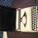 Remington Envoy - Sperry Rand typewriter