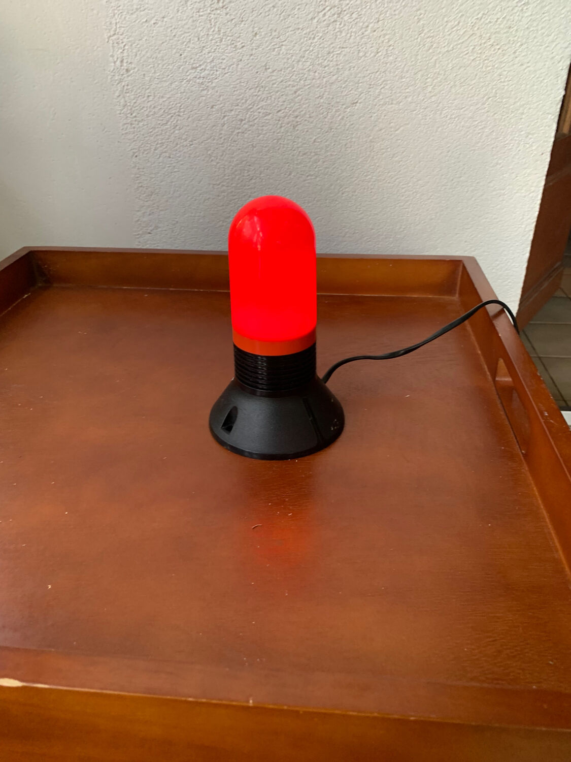 Inactinic lamp for photo lab