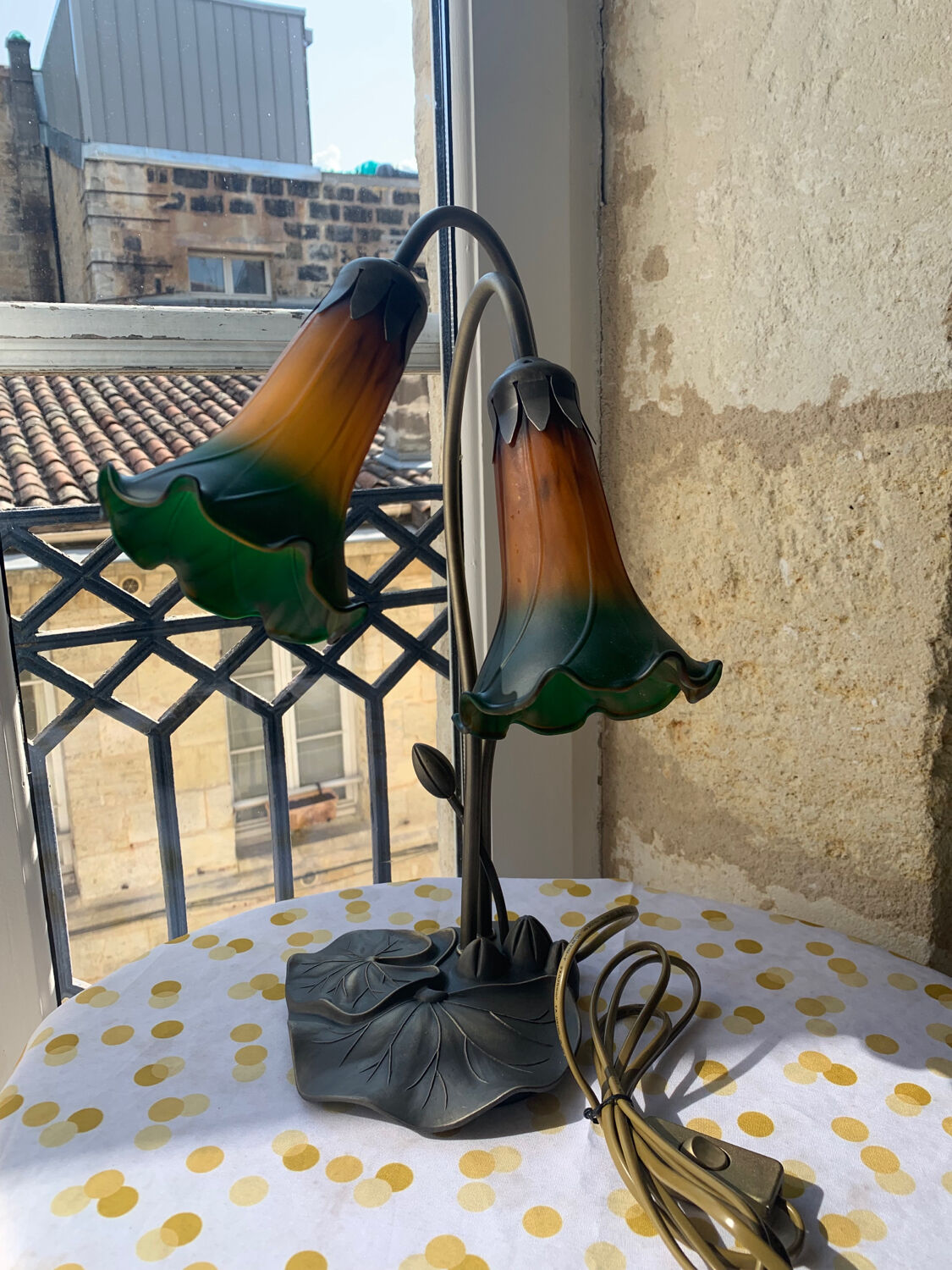 Antique table lamp Water lily