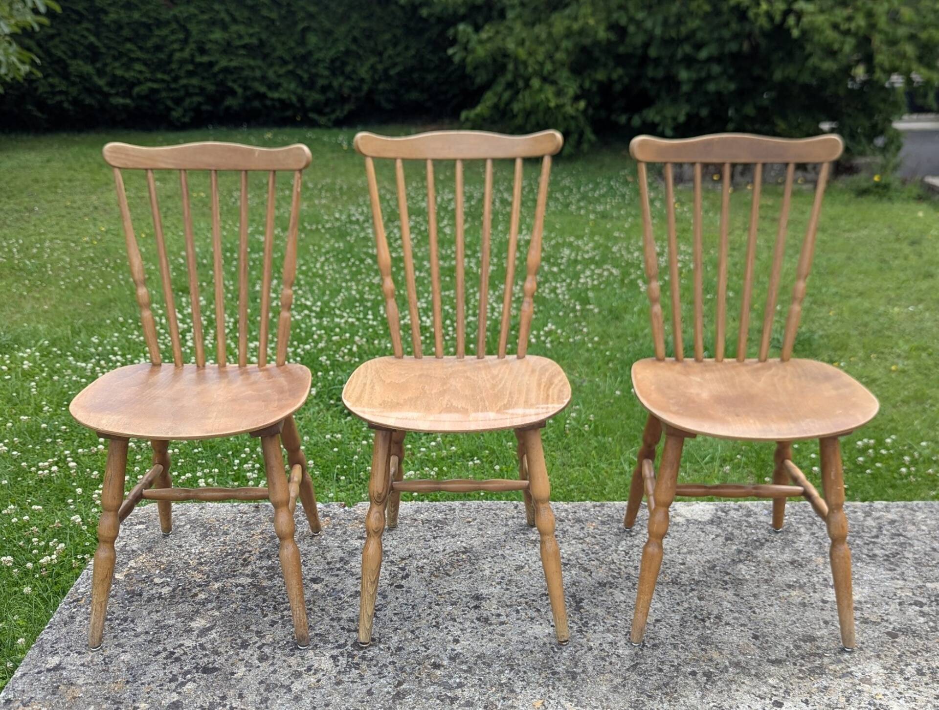 3 chaises Tacoma réservées pour "poppe"