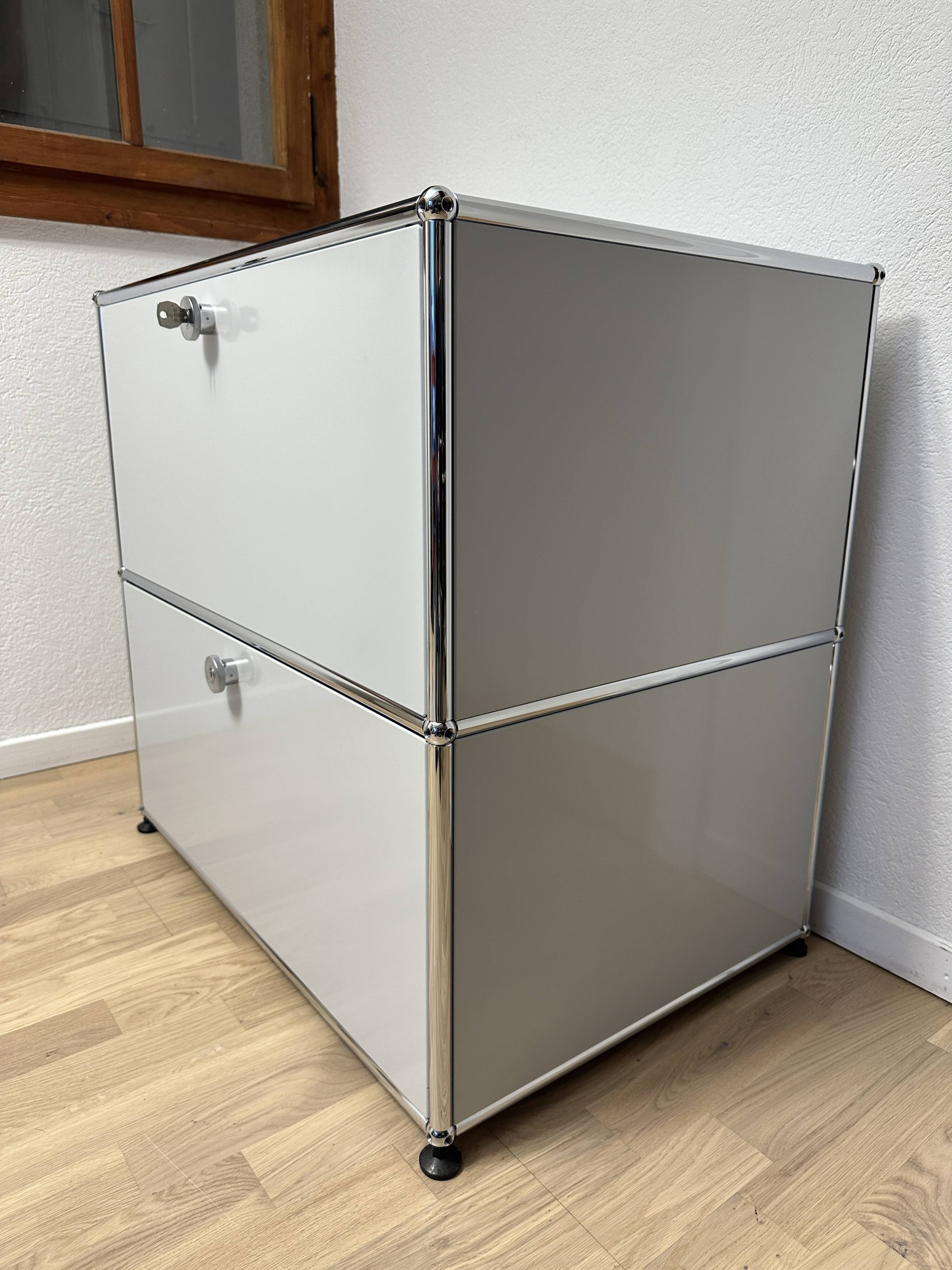 USM Haller Commode in Light Grey