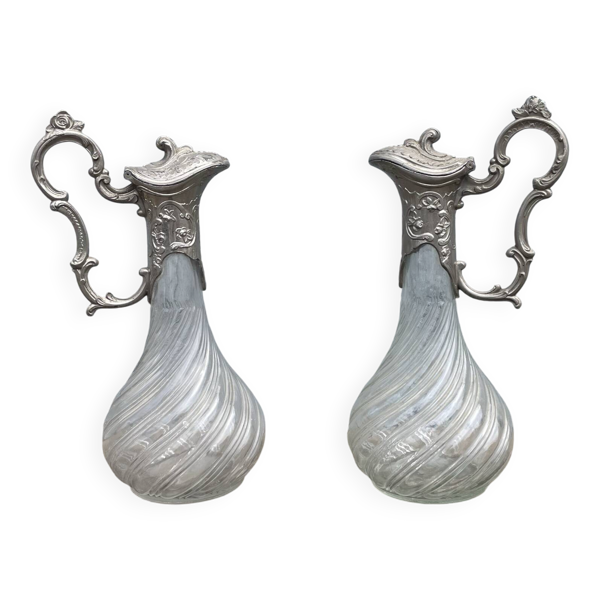 Deux AIGUIÈRE CARAFE À VIN
