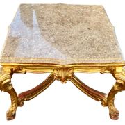 Table de milieu en bois doré table basse Louis XVI