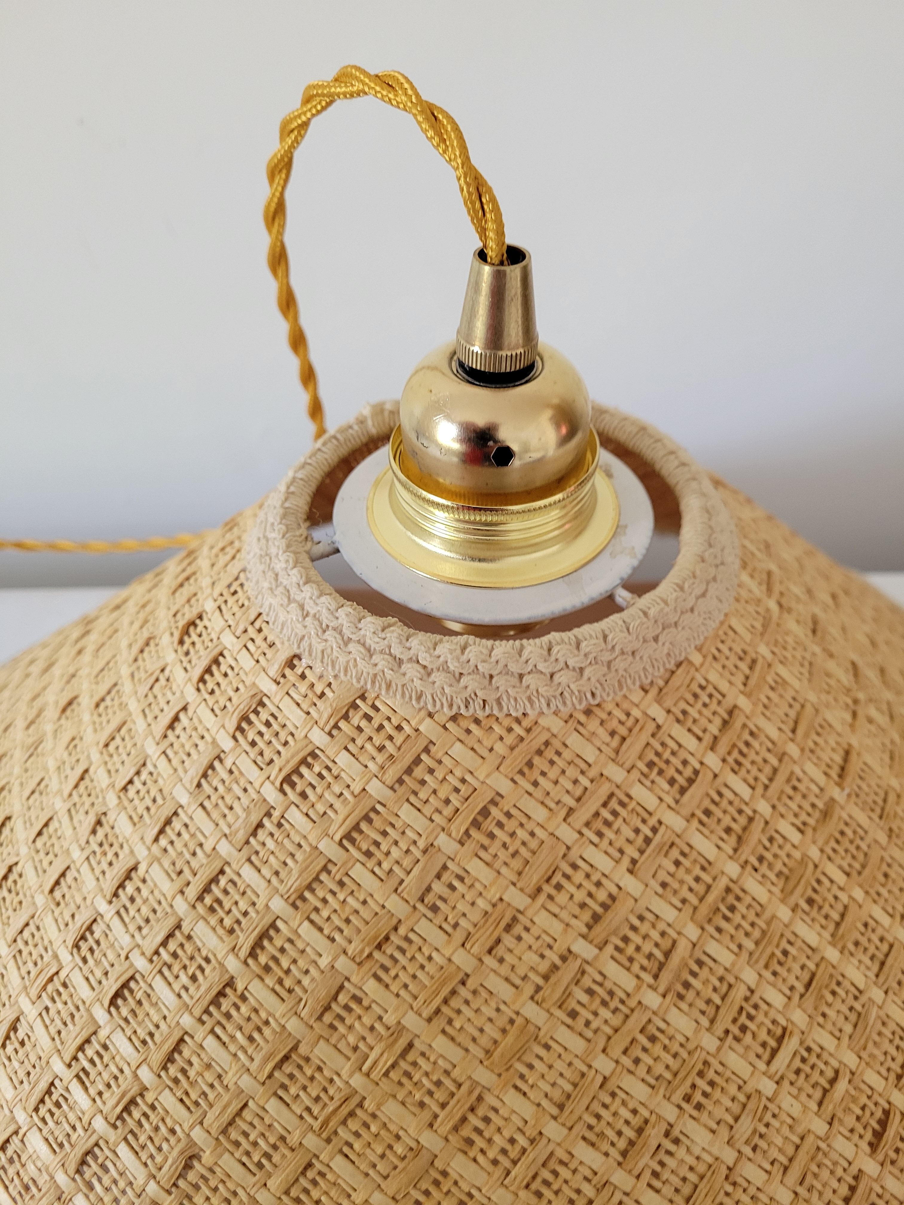 Rattan flower suspension