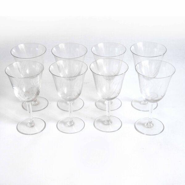 8 verres de vin à pied ciselés