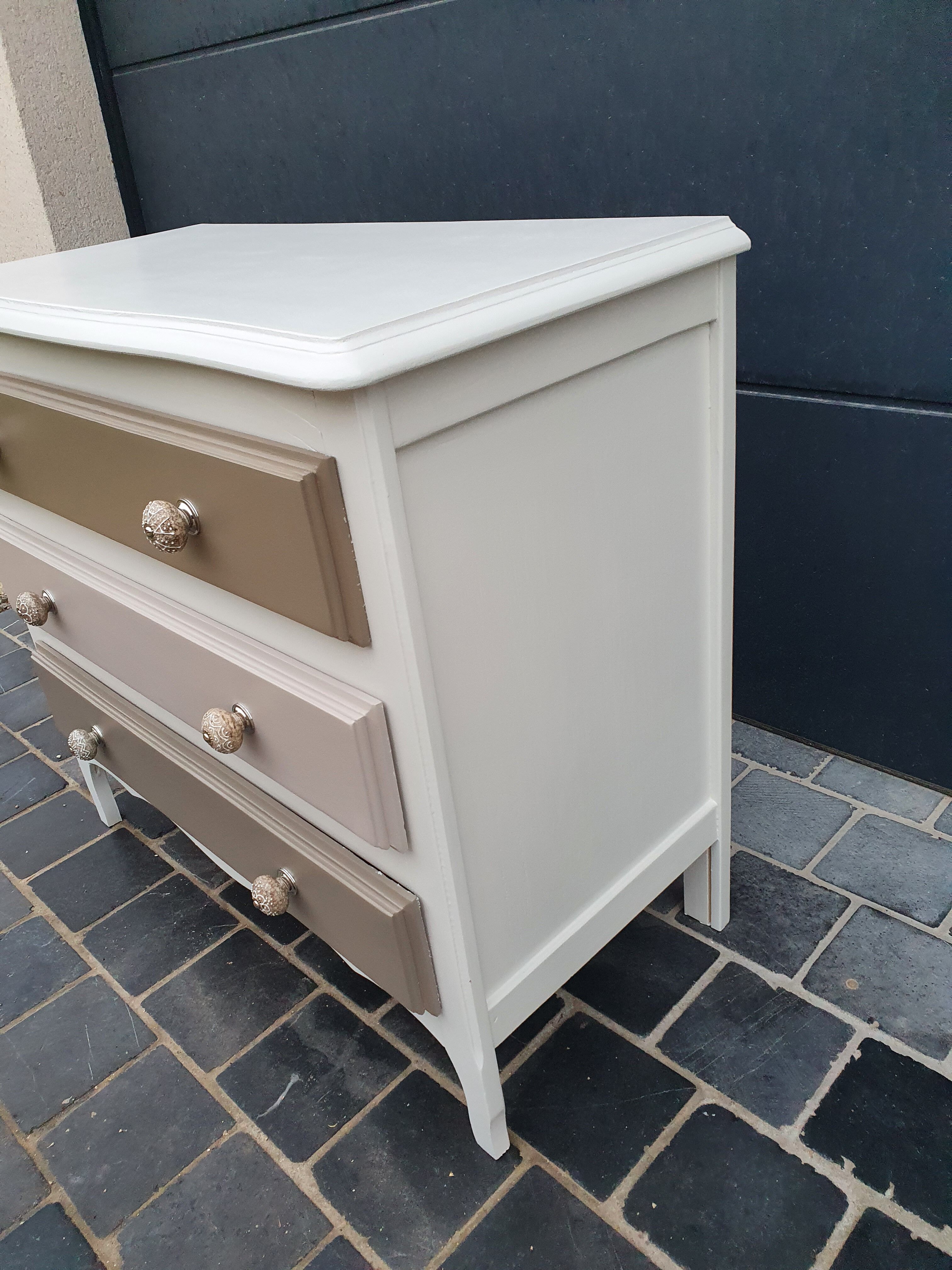 3 drawer chest of drawers