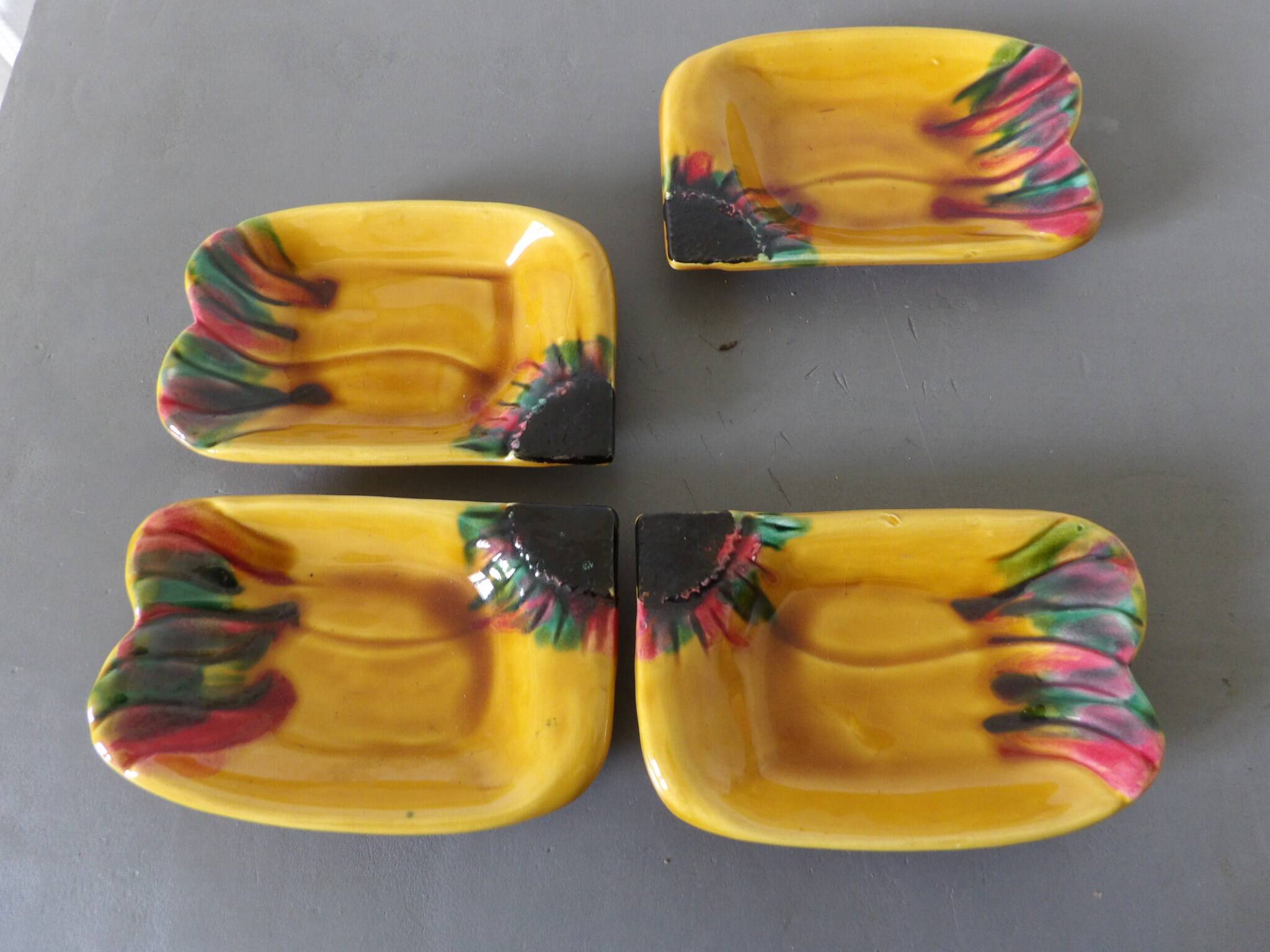 4 aperitif serving bowls