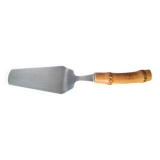 Curved pie server with bamboo handle