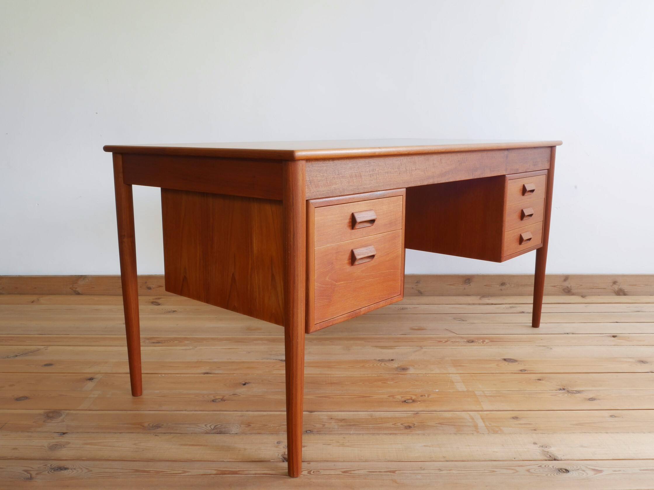 Danish Teak Desk by Børge Mogensen for Søborg Møbelfabrik, 1950s