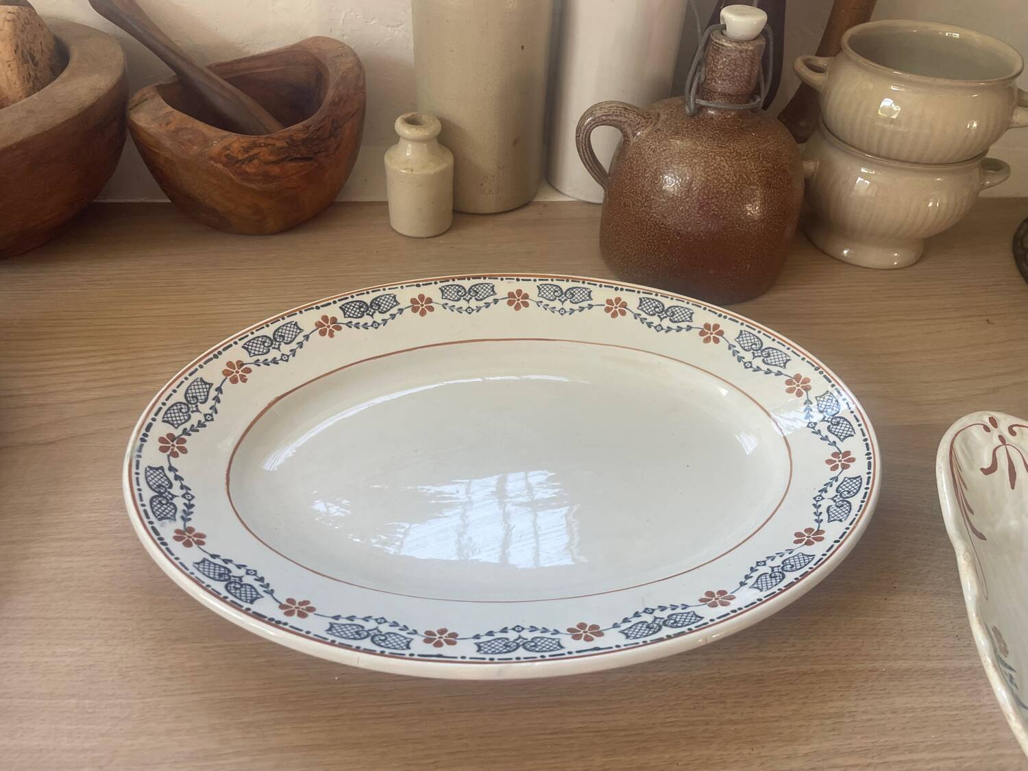 St Amand iron earth dishes