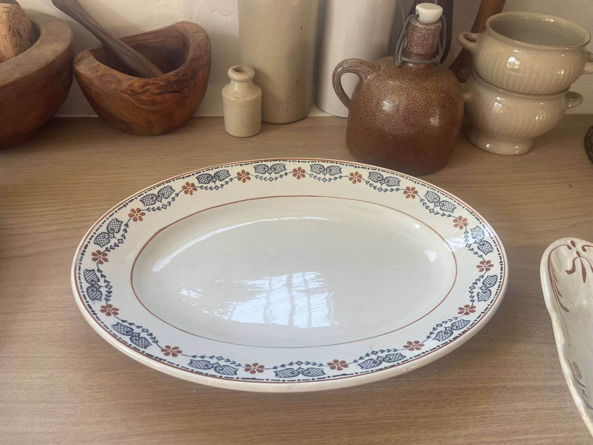 St Amand iron earth dishes