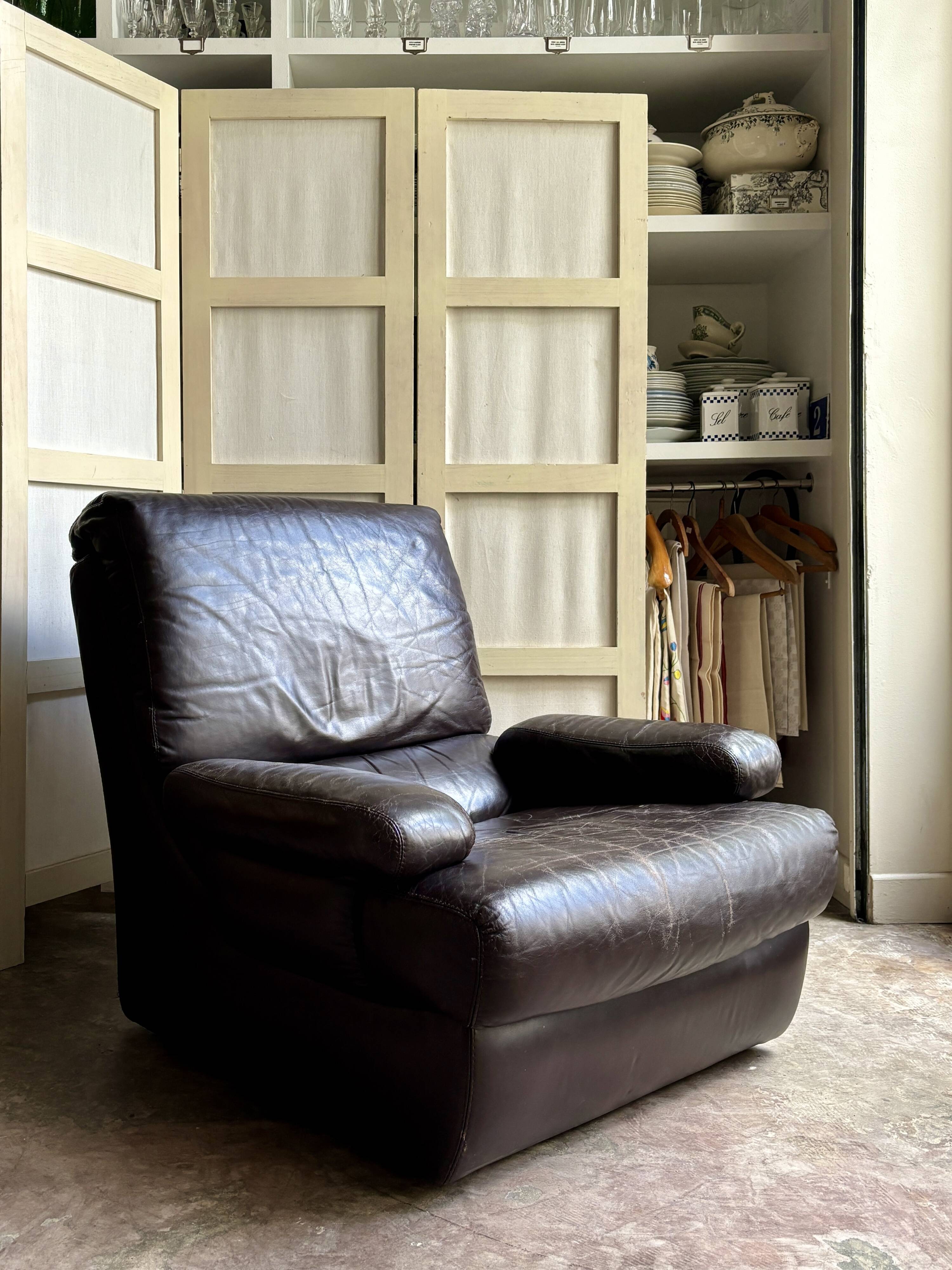 Fauteuil en cuir marron