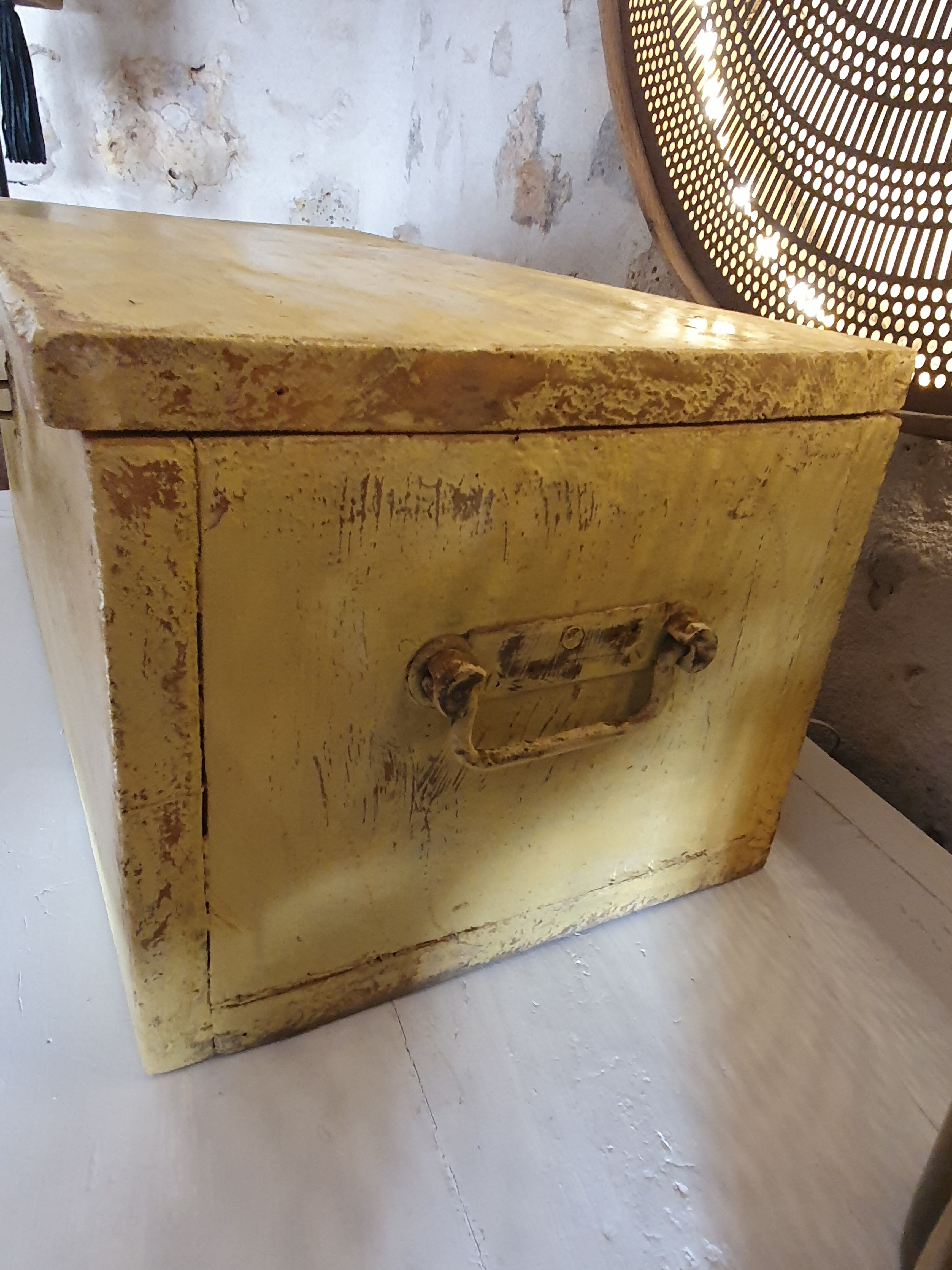 Vintage transport crate