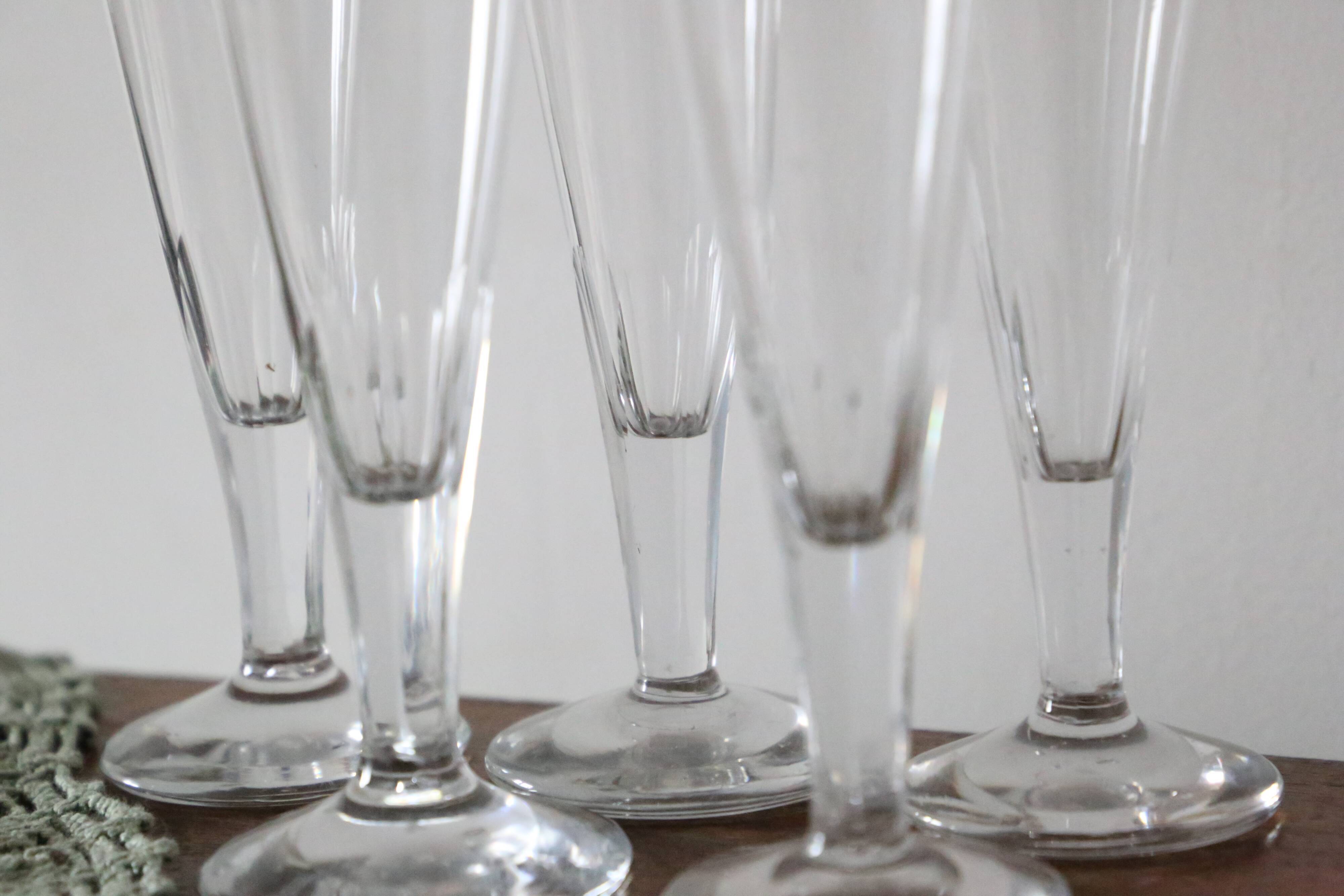 Lot de 5 flutes à champagne de bistrot, vintage