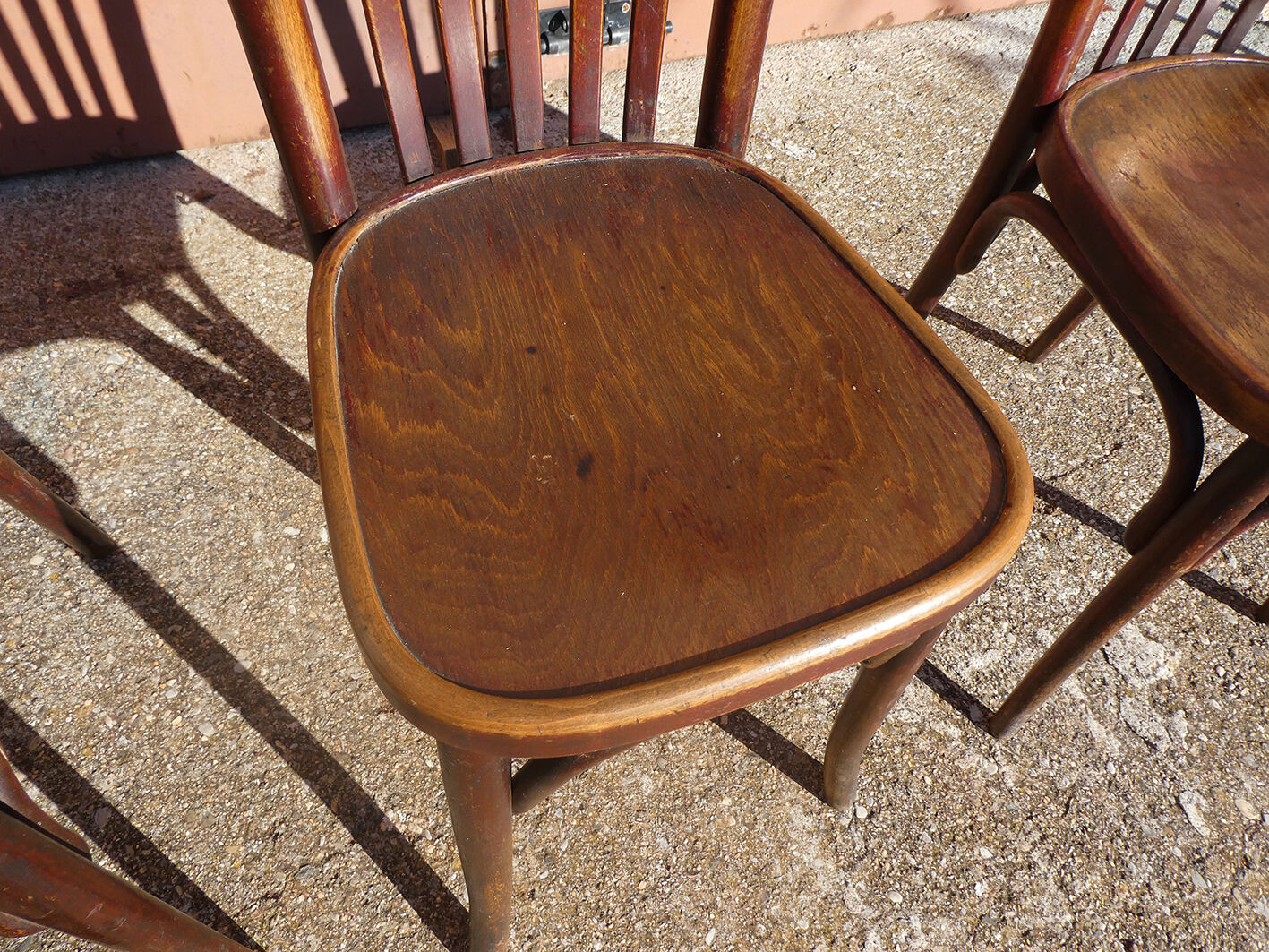 Set of 4 bistro chairs in curved wood Thonet