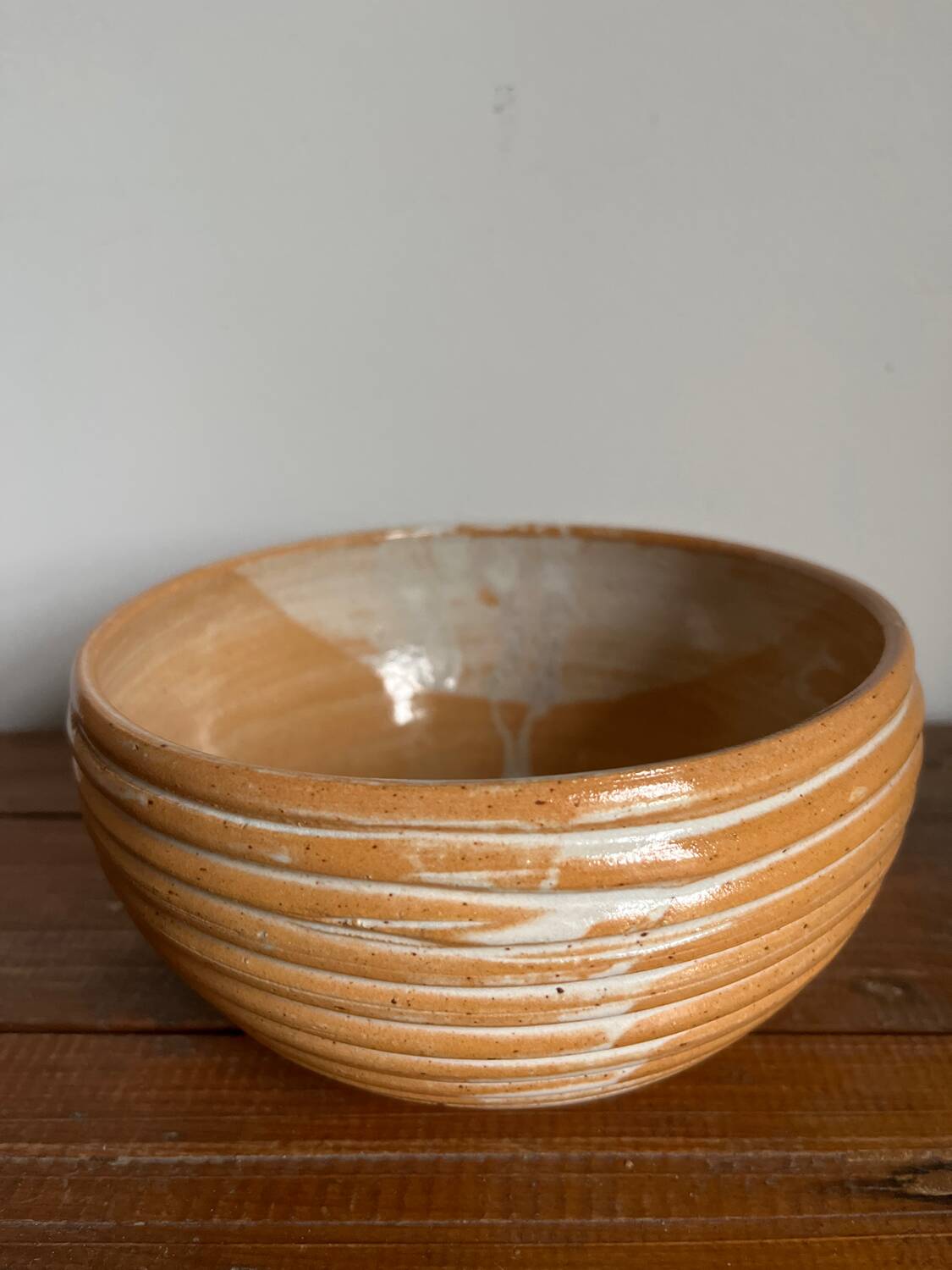 Stoneware salad bowl