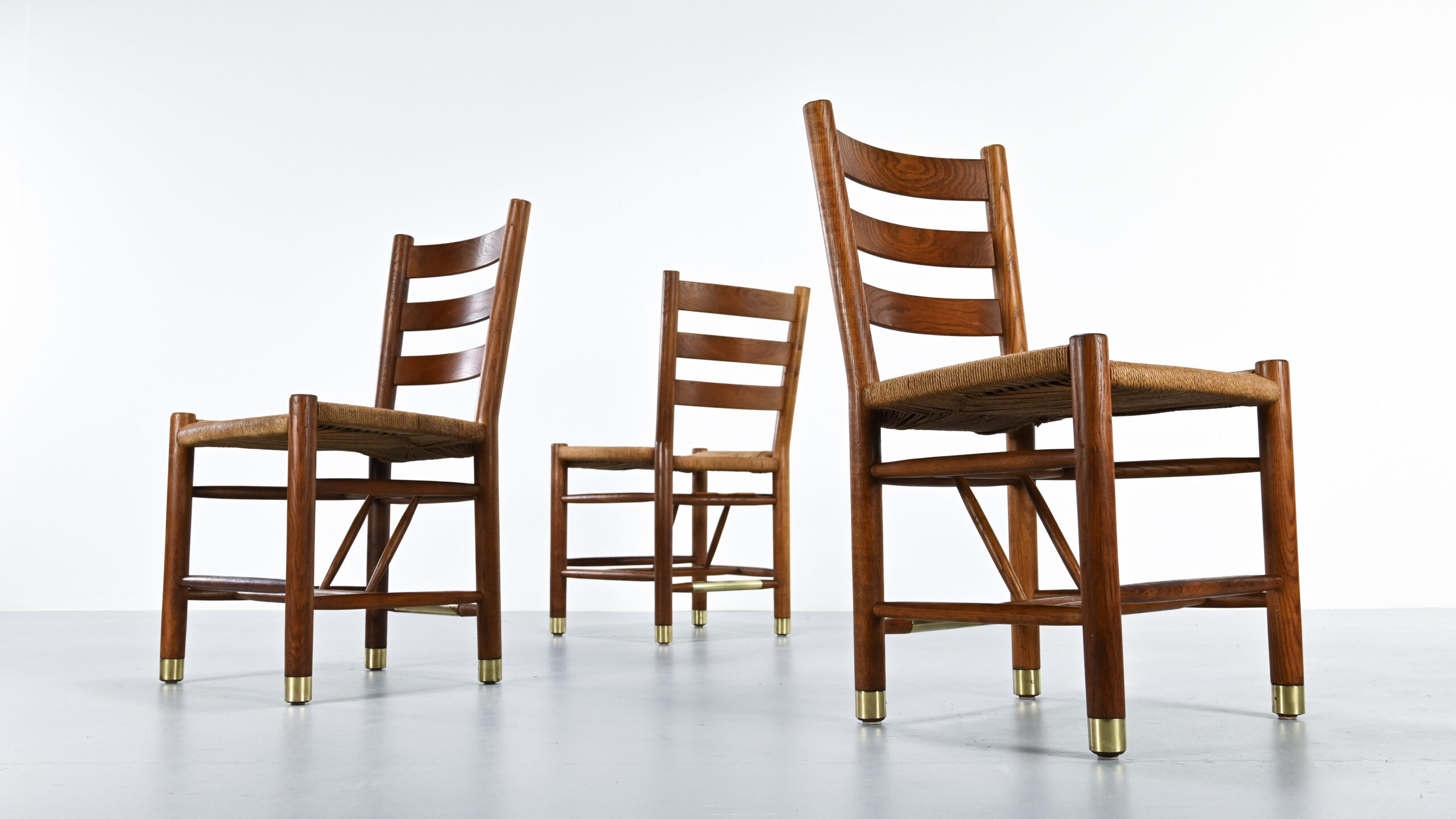 Viggo Hardie-Fischer, set of 6 Danish church chairs in oak for Sorø Møbelfabrik. 1950s