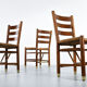Viggo Hardie-Fischer, ensemble de 6 chaises d'église danoises en chêne pour Sorø Møbelfabrik. Années 1950