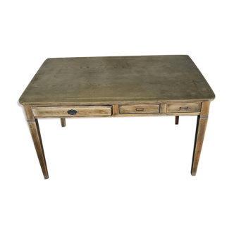 Farm table