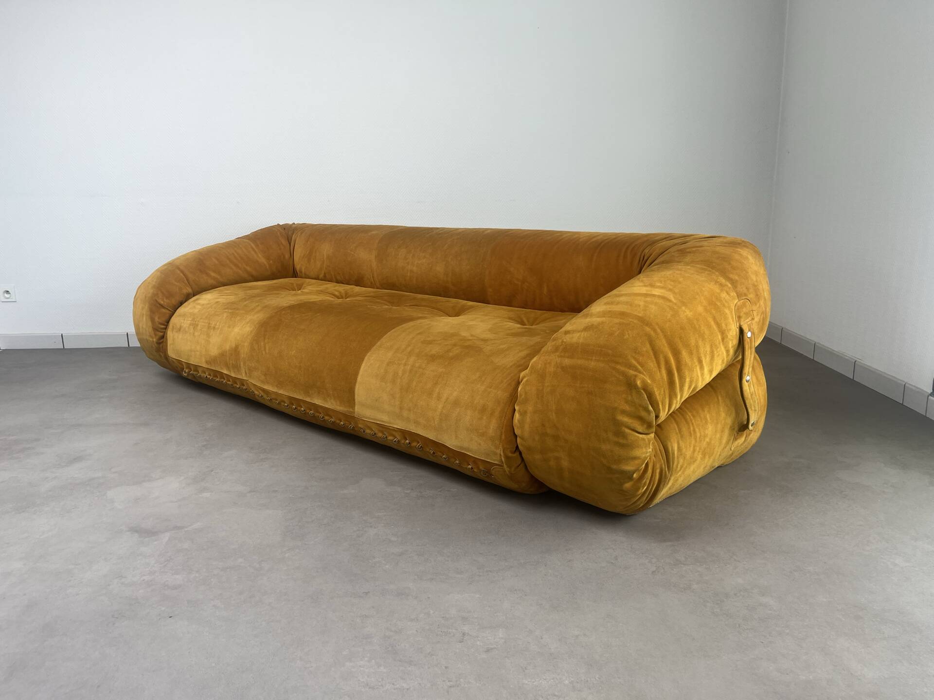 Nubuck leather amphibious sofa by Alessandro Becchi for Giovannetti,
