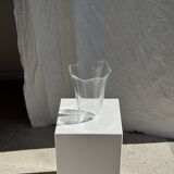 Large glass vase with stylized petal pattern H25.5