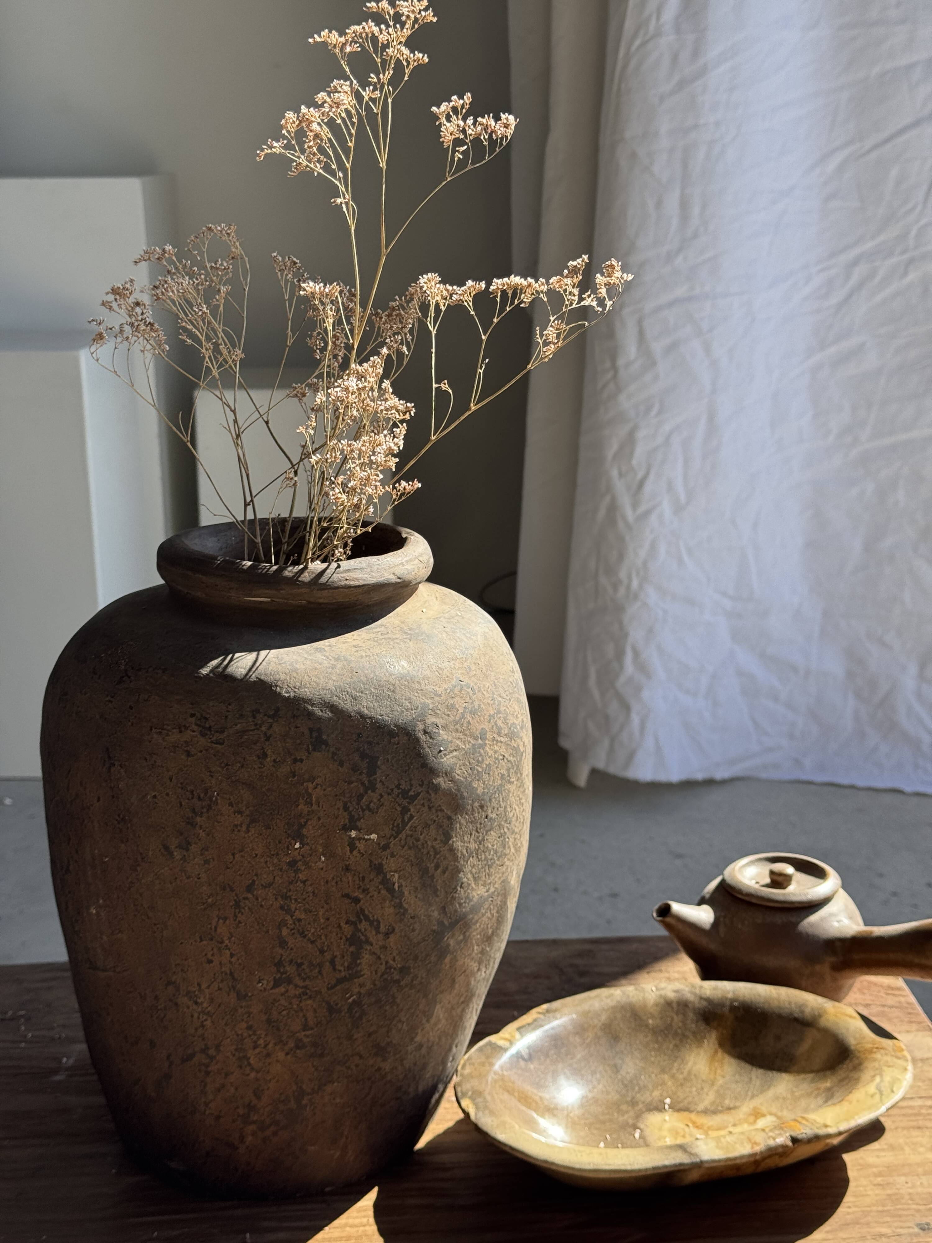 Borneo vase in brown terracotta (1) H35 D23