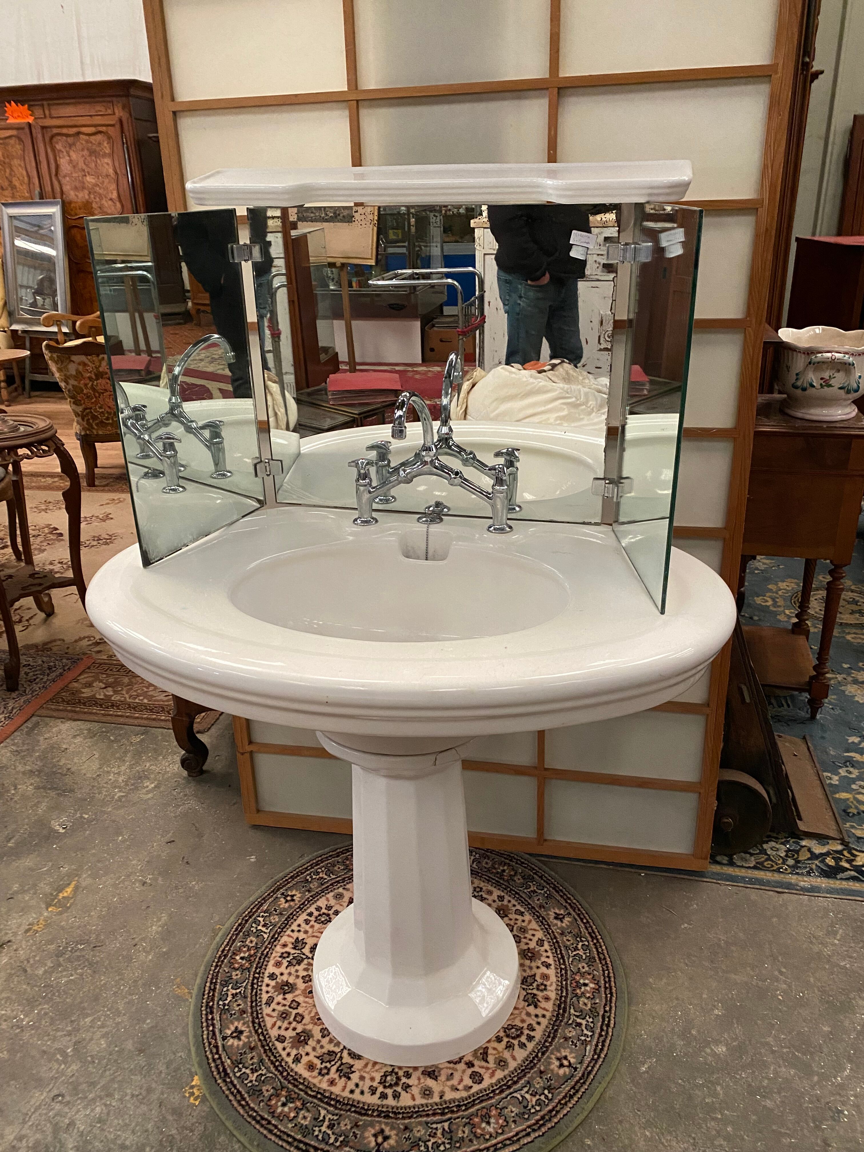 Art Deco washbasin