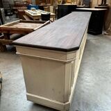 Huge store counter at the beginning of the 20th century